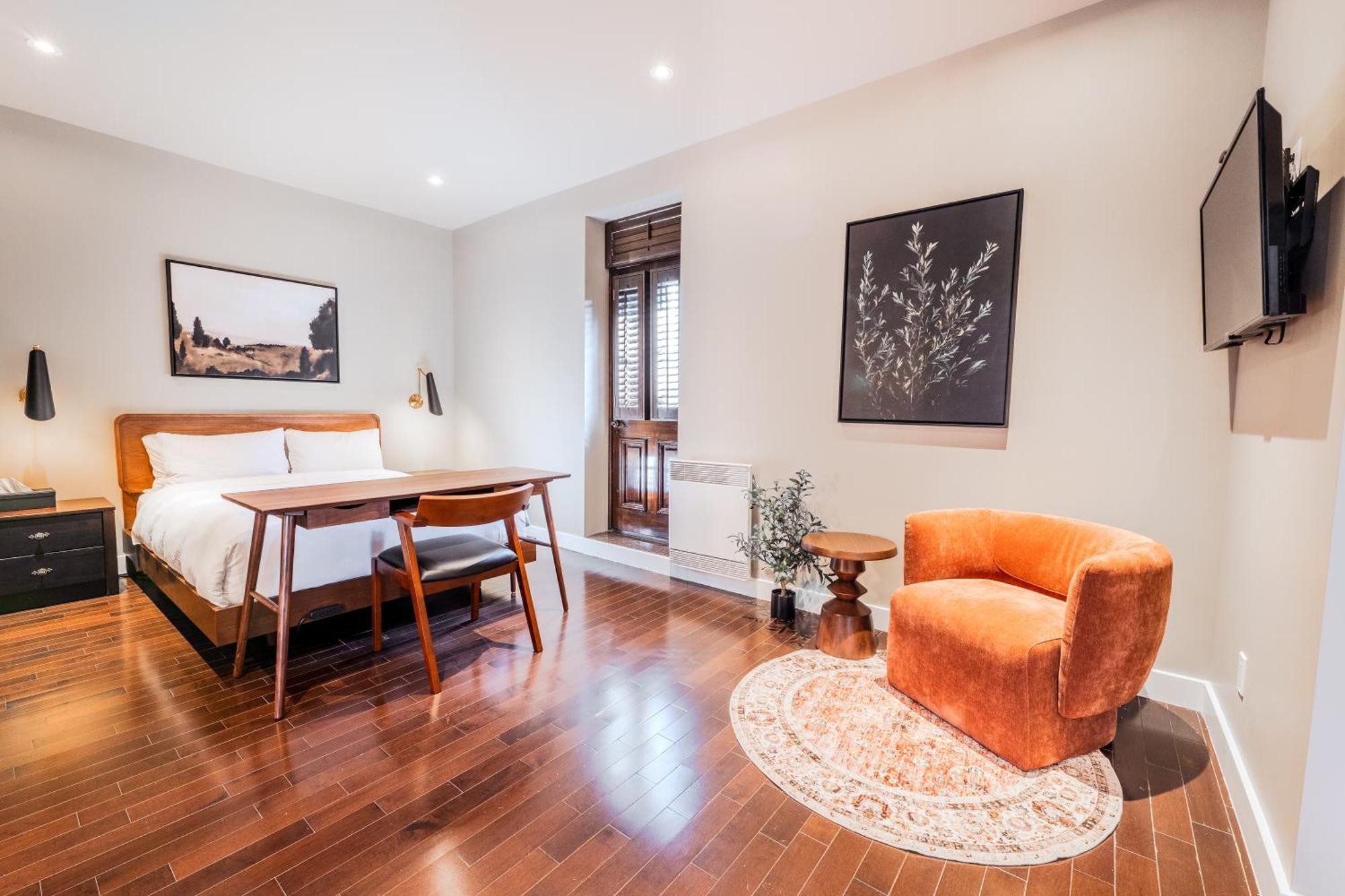Self Check-in Boutique - Quartier Latin - 301 * Montreal